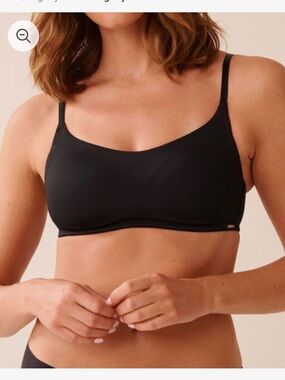 La Vie En Rose Black Lightly Lined Wireless Minimalist Bra